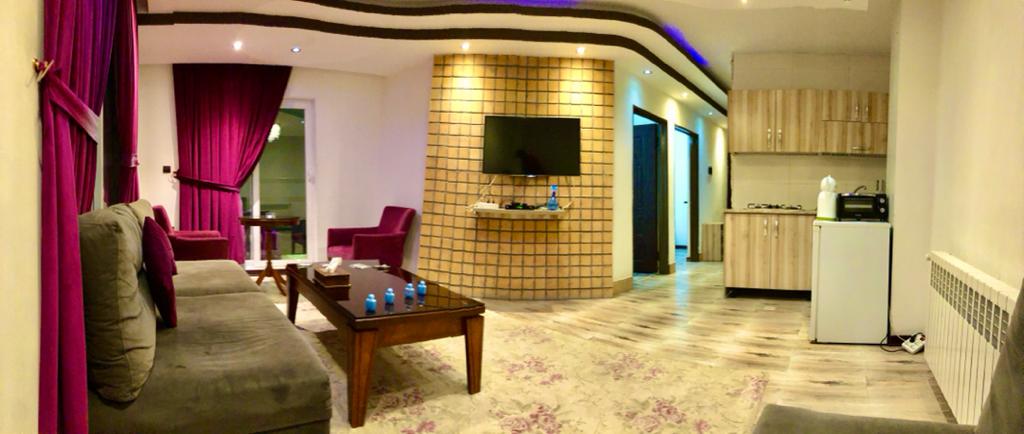هتل استخردار در رینه 
